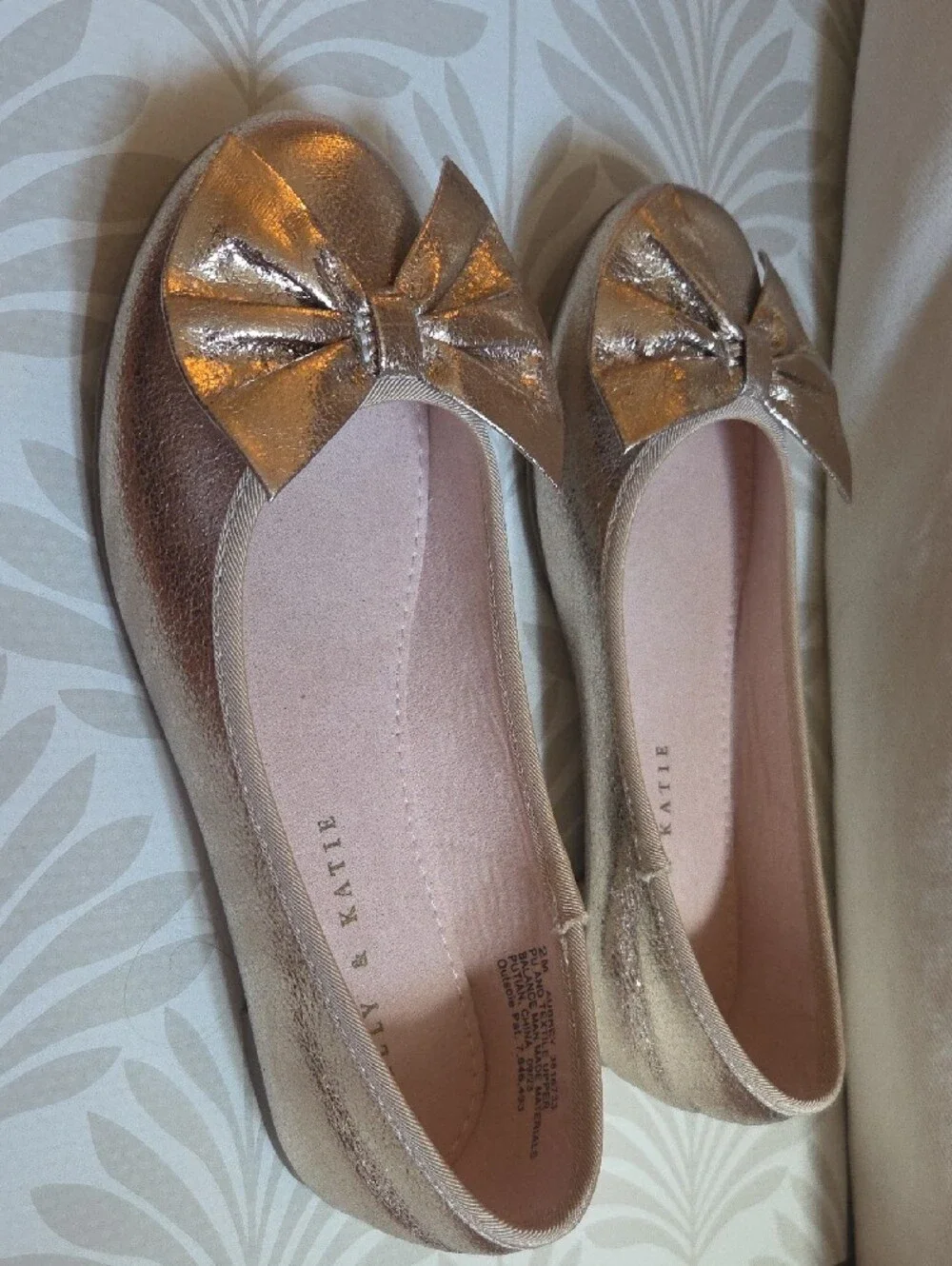 Kelly & Katie Girls Metallic Gold Bow Flats
